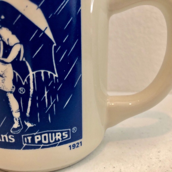 NEW 4 Vintage Morton Salt Umbrella Girl Coffee Cups When it Rains it Pours Mugs - Picture 12 of 14